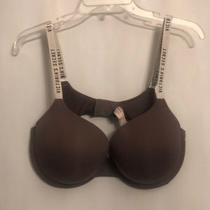 Victoria’s Secret t-shirt push up full coverage.